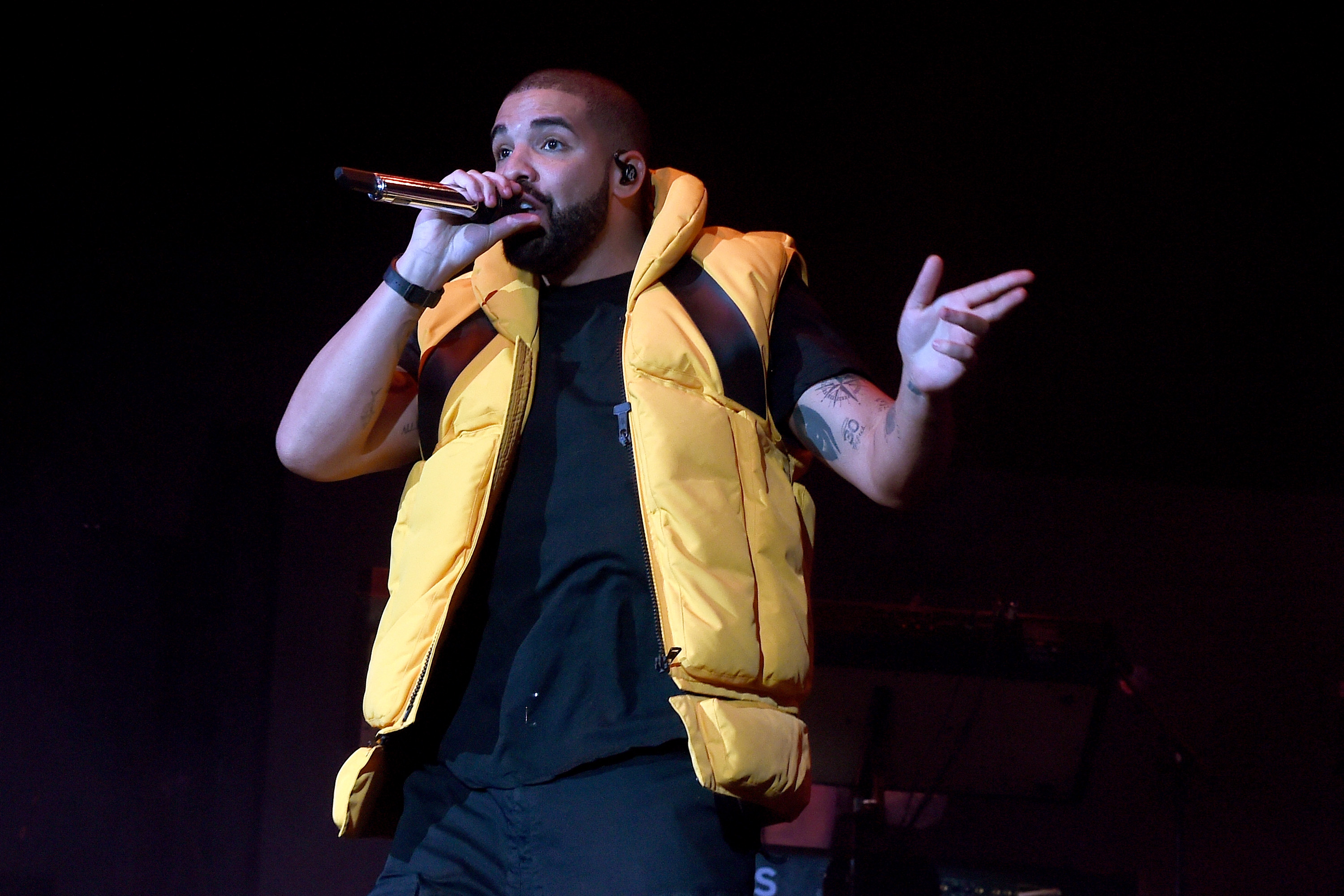 Drake Launches New 'Summer Sixteen' Merch at Pop-Up Shop in New York — The  Sole Truth