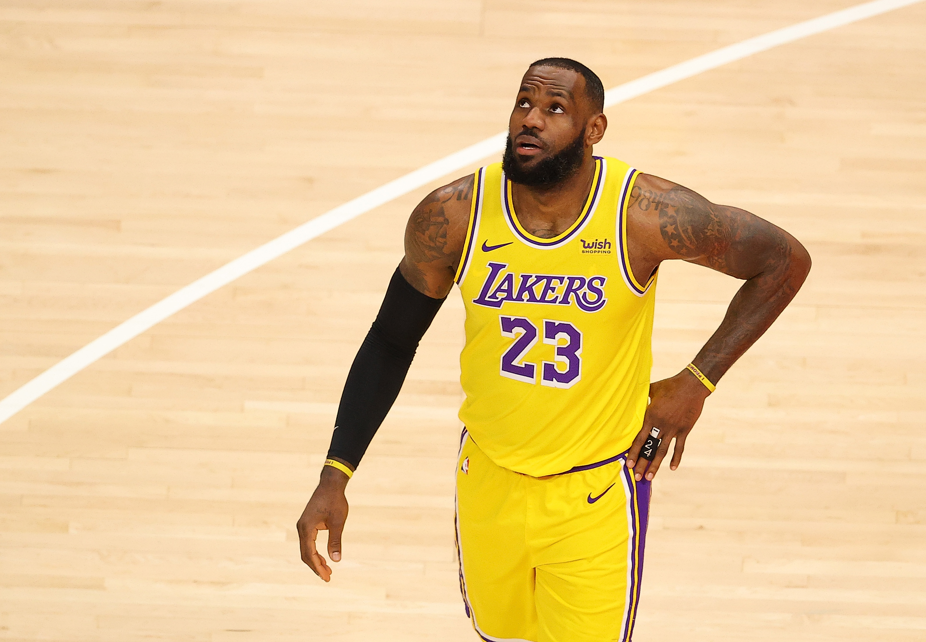 LeBron James passes Wilt Chamberlain for third all-time in field