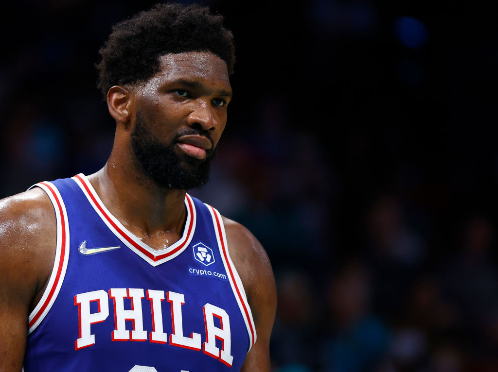 Joel Embiid Suffers Injury Scare In Sixers’ Loss to Jazz