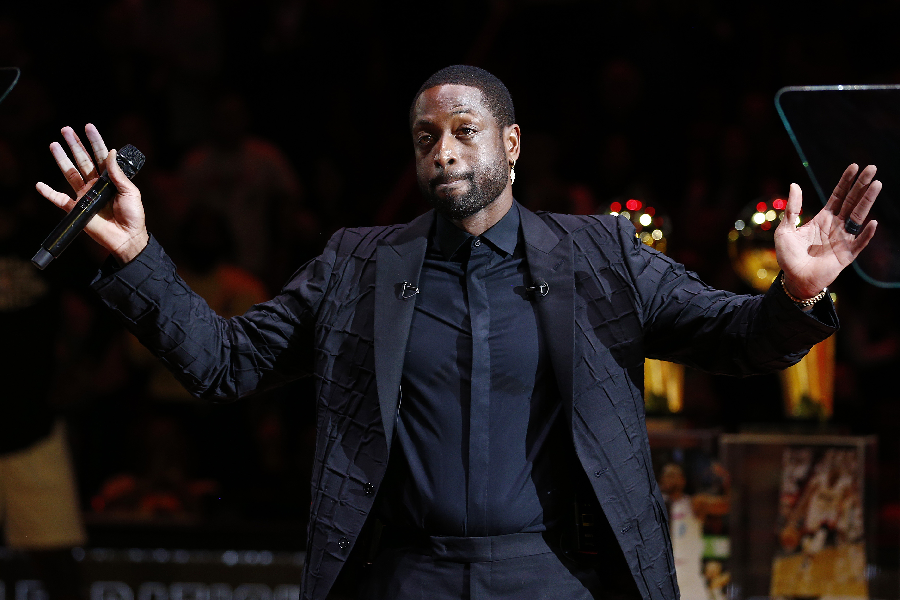 Dwyane Wade Hits Someone’s House While Golfing With Tiger Woods