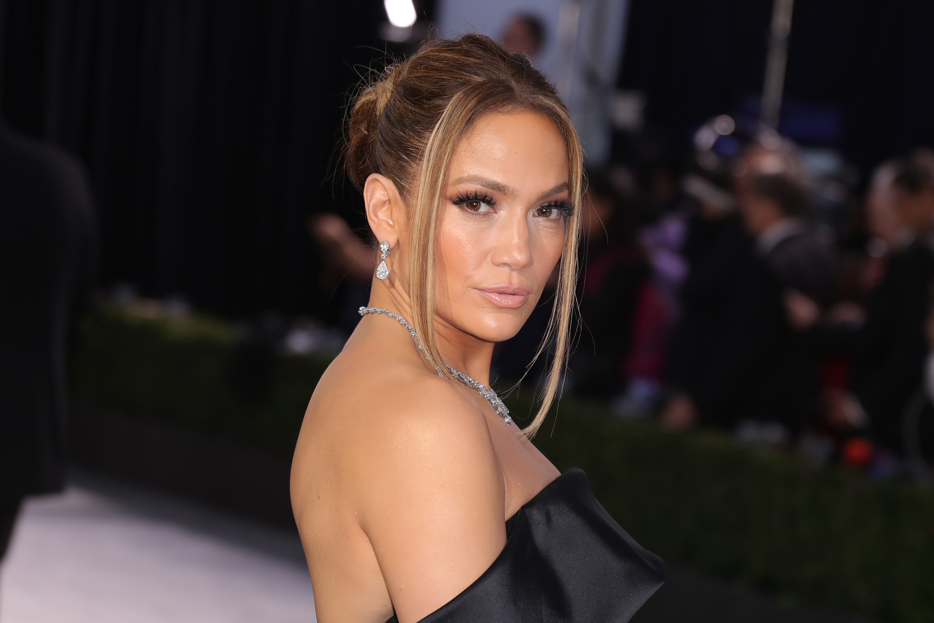 Jennifer Lopez Gets Candid About Her Oscars Snub For “Hustlers”