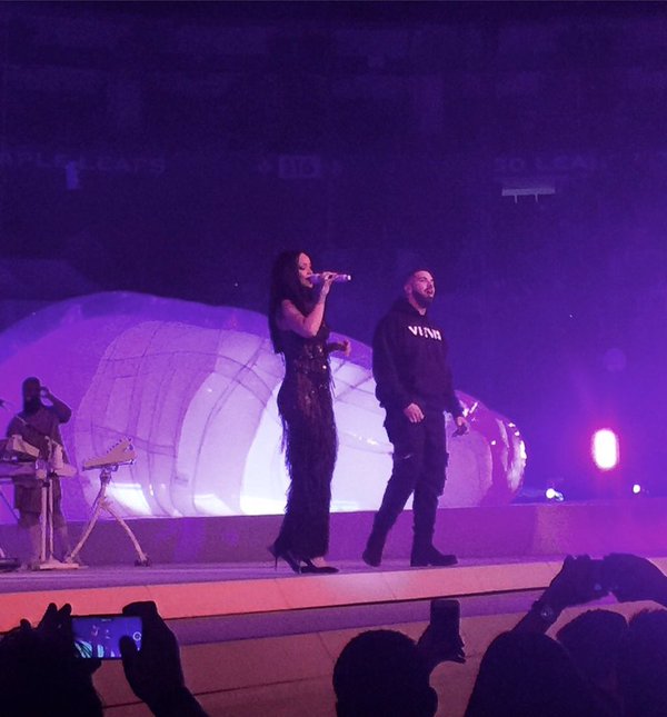 Rihanna and Drake sing Work for ANTI World Tour stop in Miami