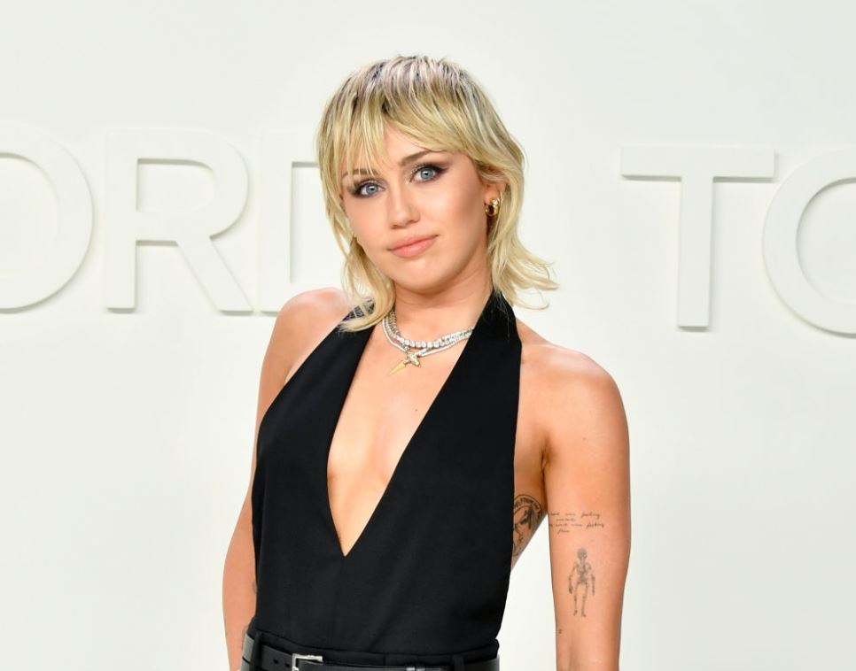 Miley Cyrus Accuses MTV VMAs Of Sexism: “No One Would Ever Say That About Kanye”