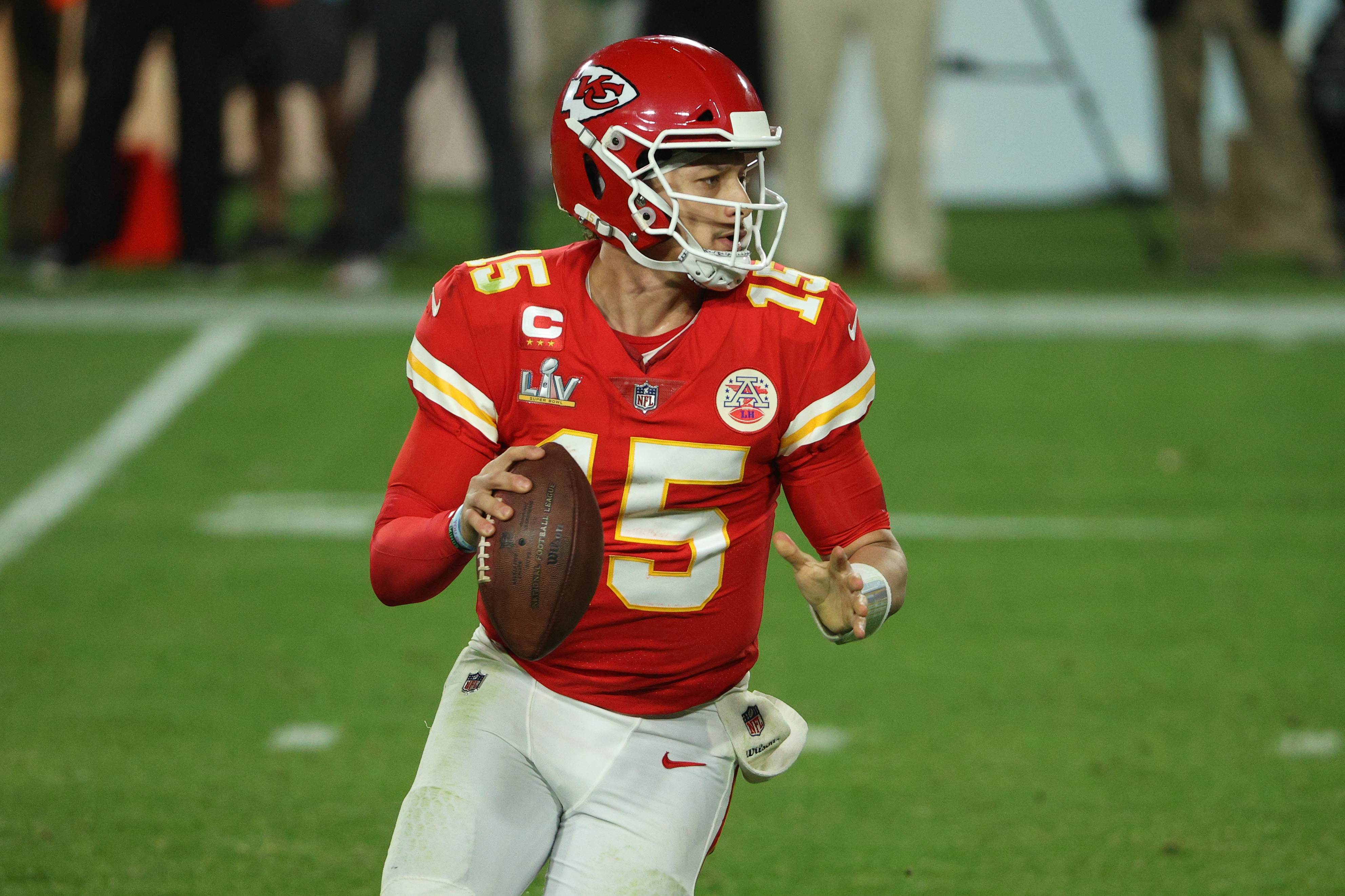 Patrick Mahomes restructures contract with Kansas City Chiefs for