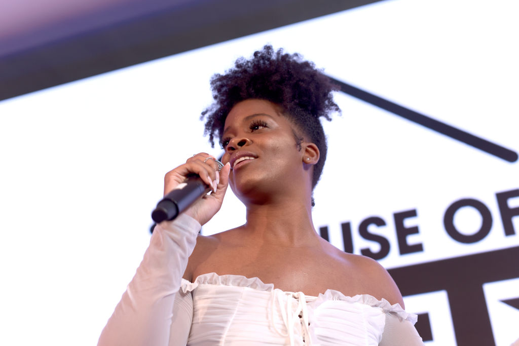 Ari Lennox Delivers Freestyle Diss At Jermaine Dupri Over His “Sexist Remarks”