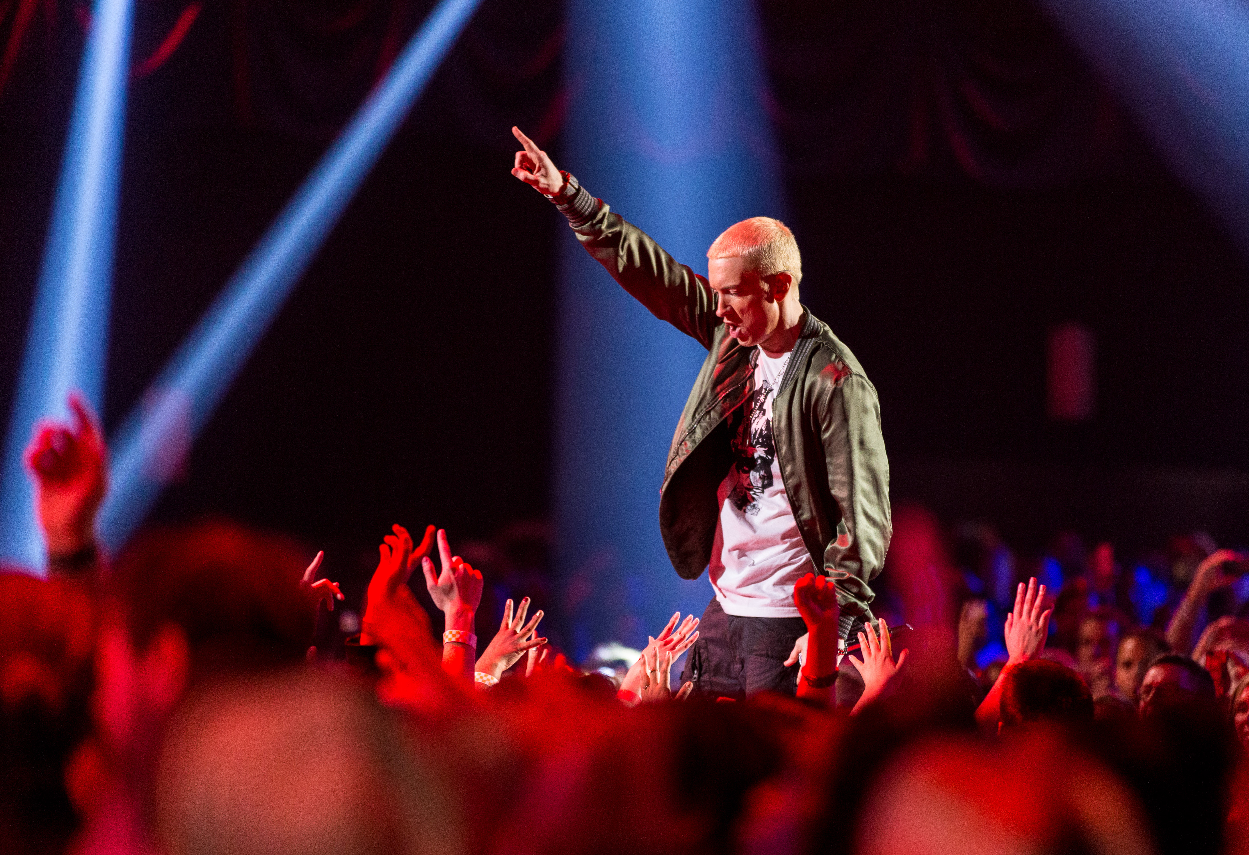 Eminem Surprises Flint High School Grads With Beats By Dre Headphones