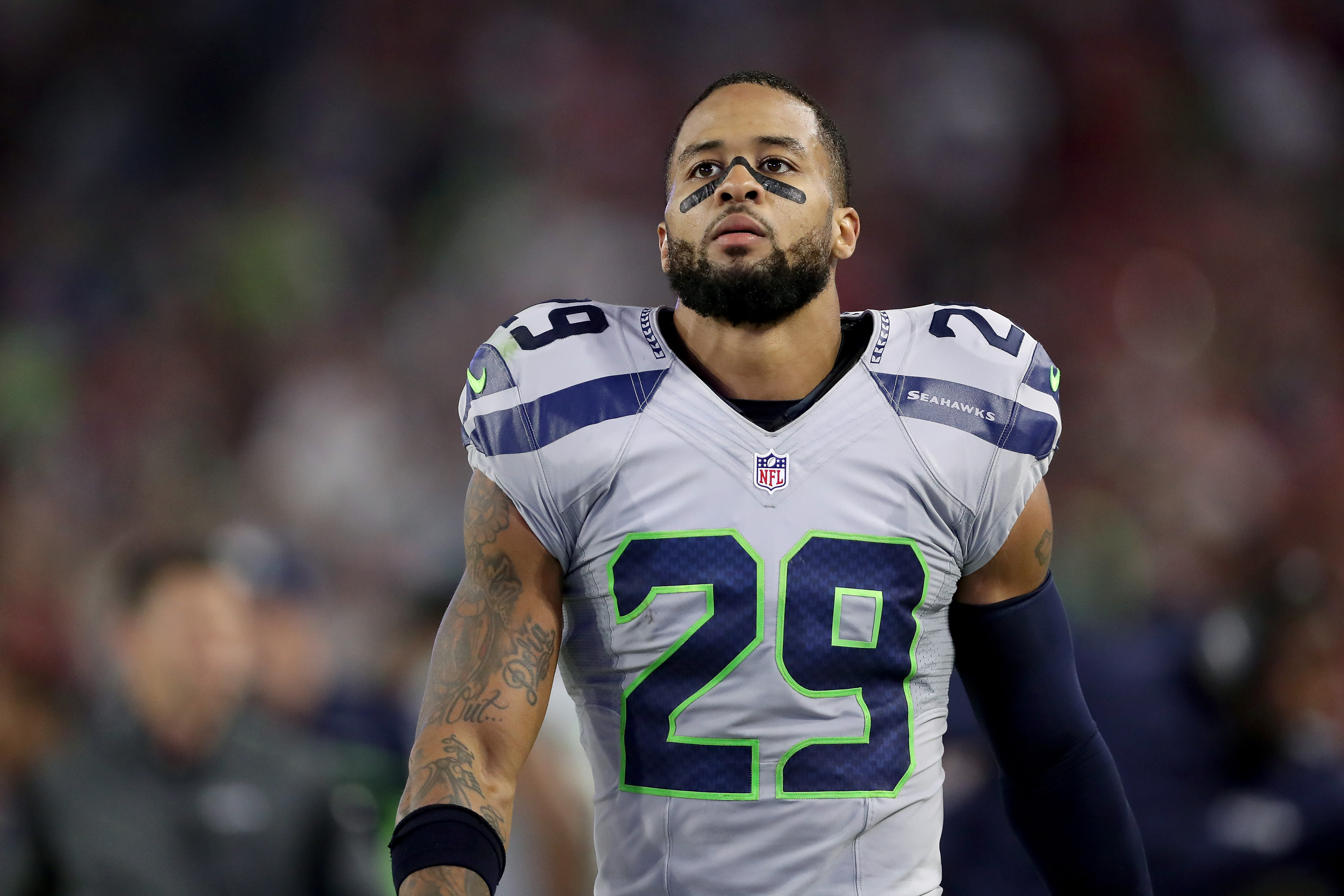 Earl Thomas Suffers Leg Injury, Appears to Flip Off Seahawks Over