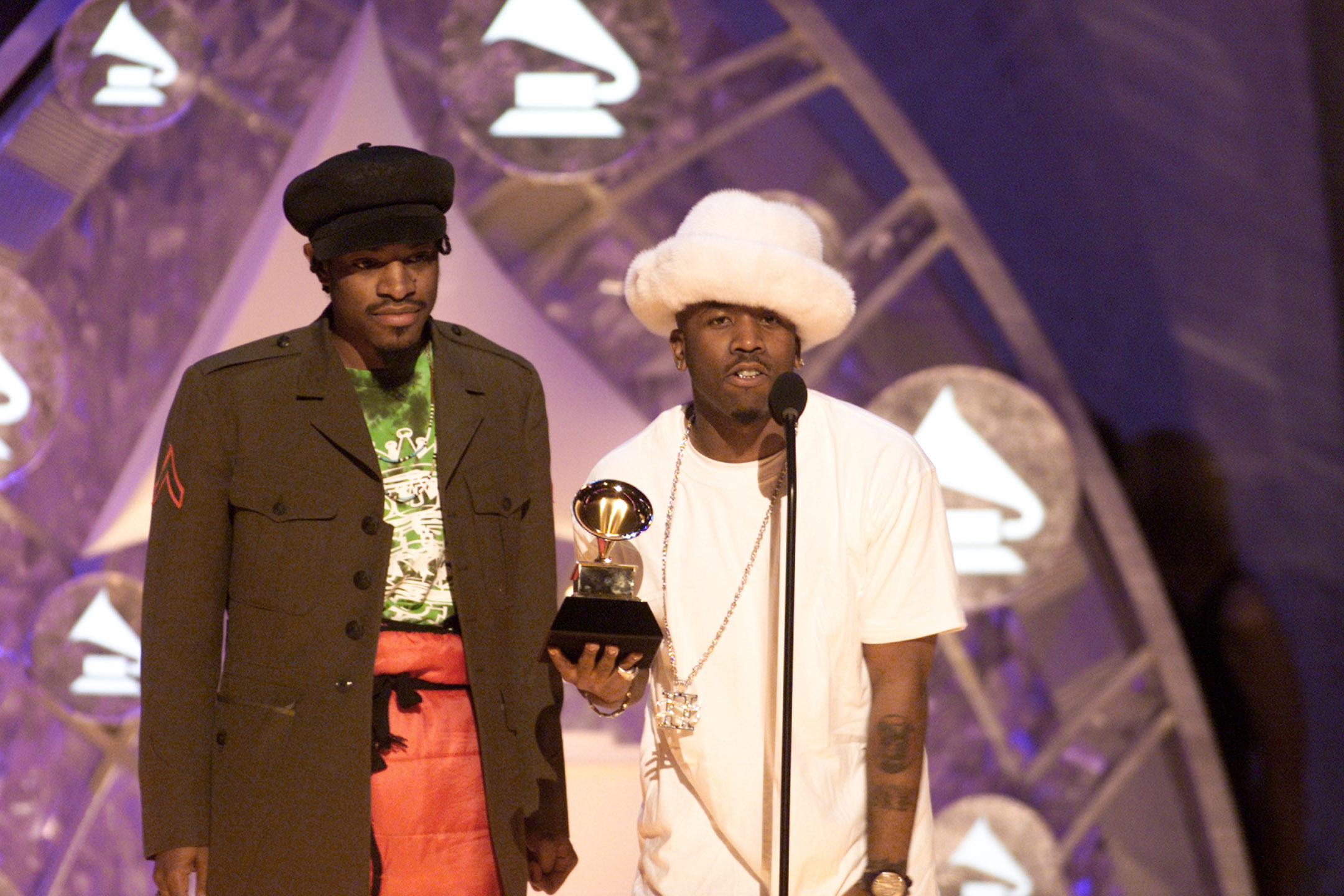 Outkast's commemorates second album's anniversary