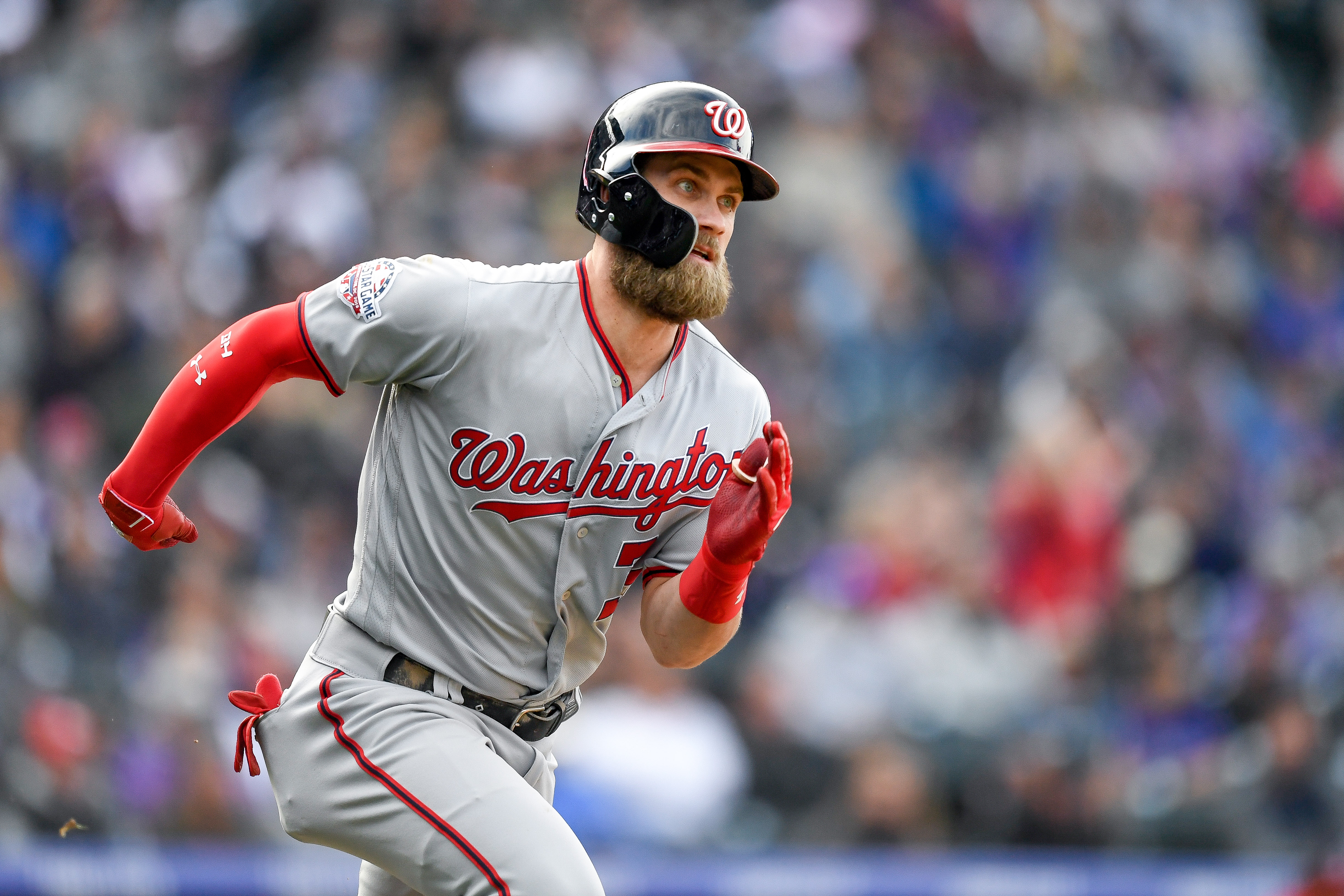 Bryce Harper recruits Le'Veon Bell to sign with Philadelphia