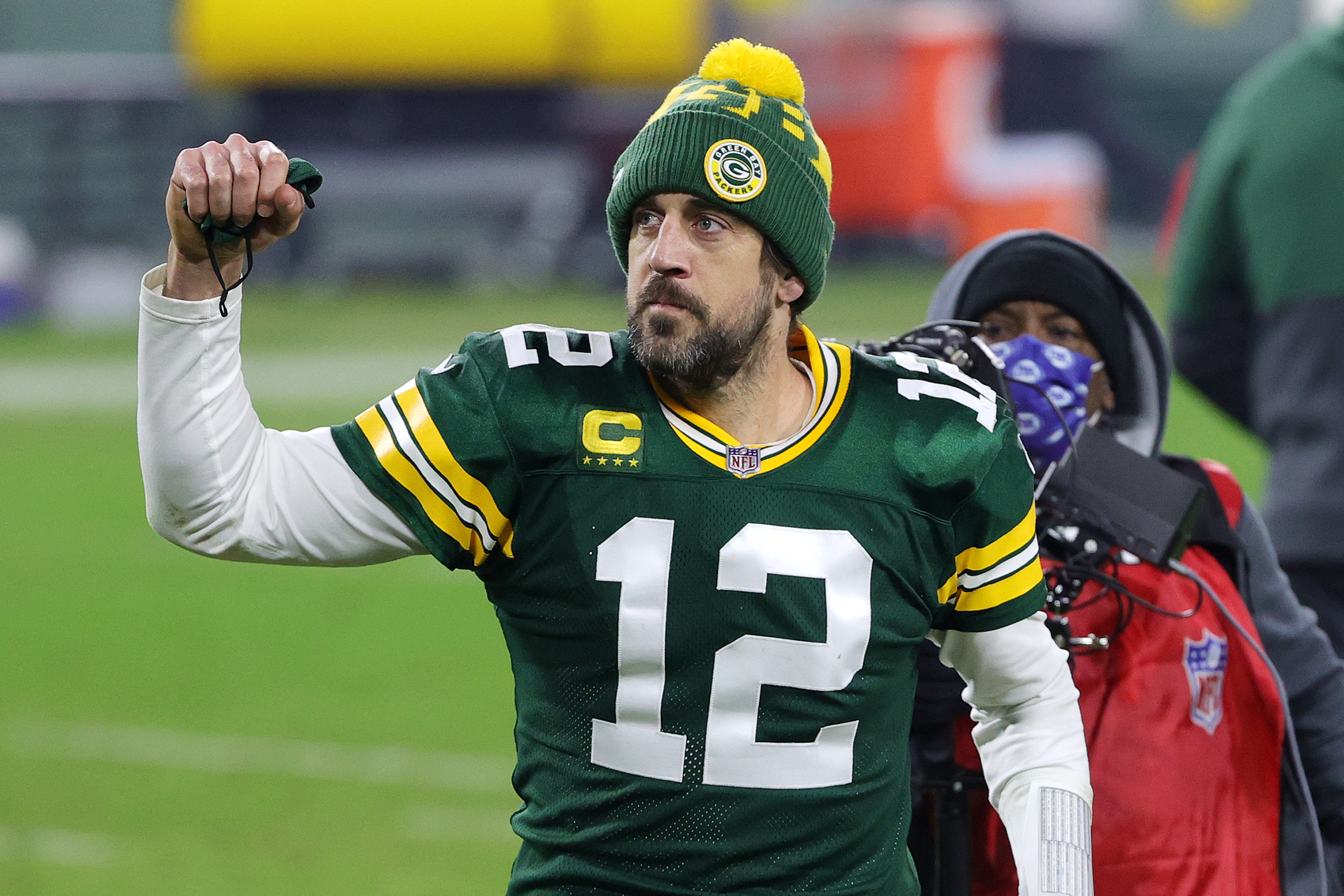 Aaron Rodgers responds to trade rumors