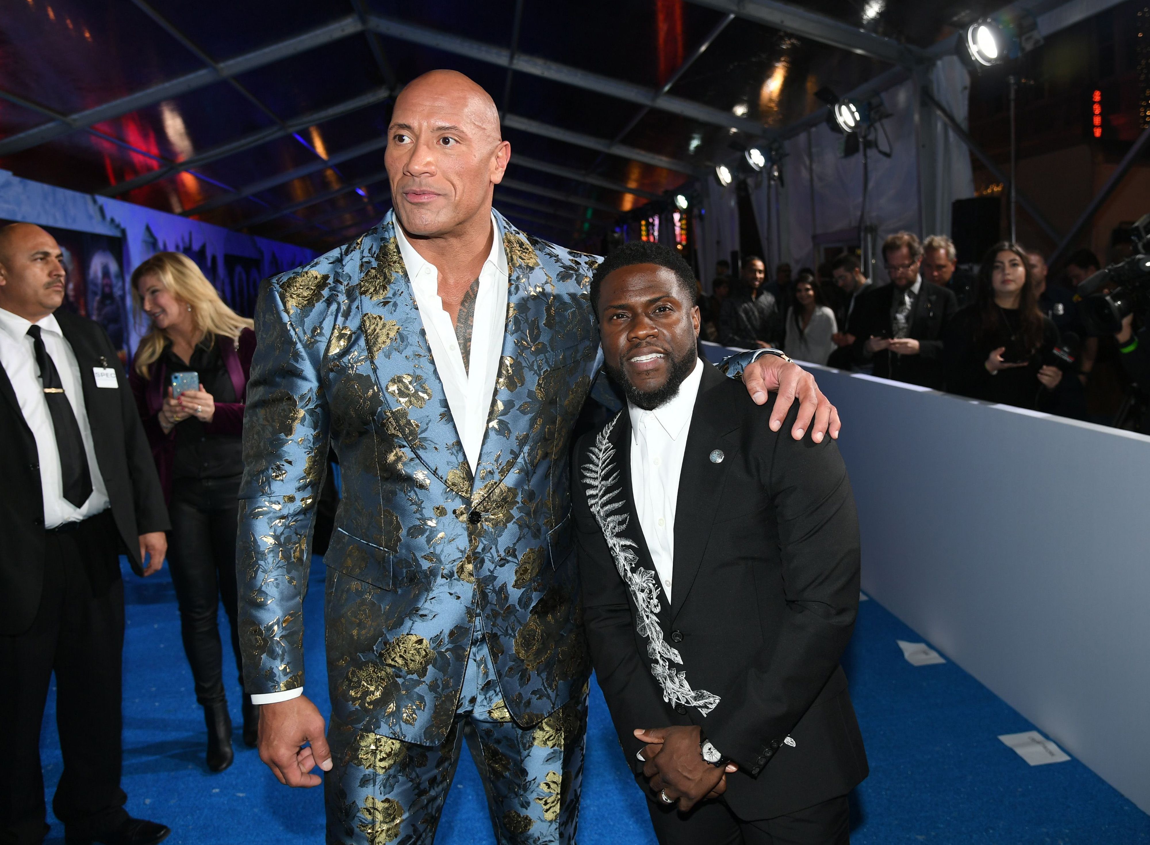 How Much Taller? - Dwayne The Rock Johnson vs Kevin Hart! 