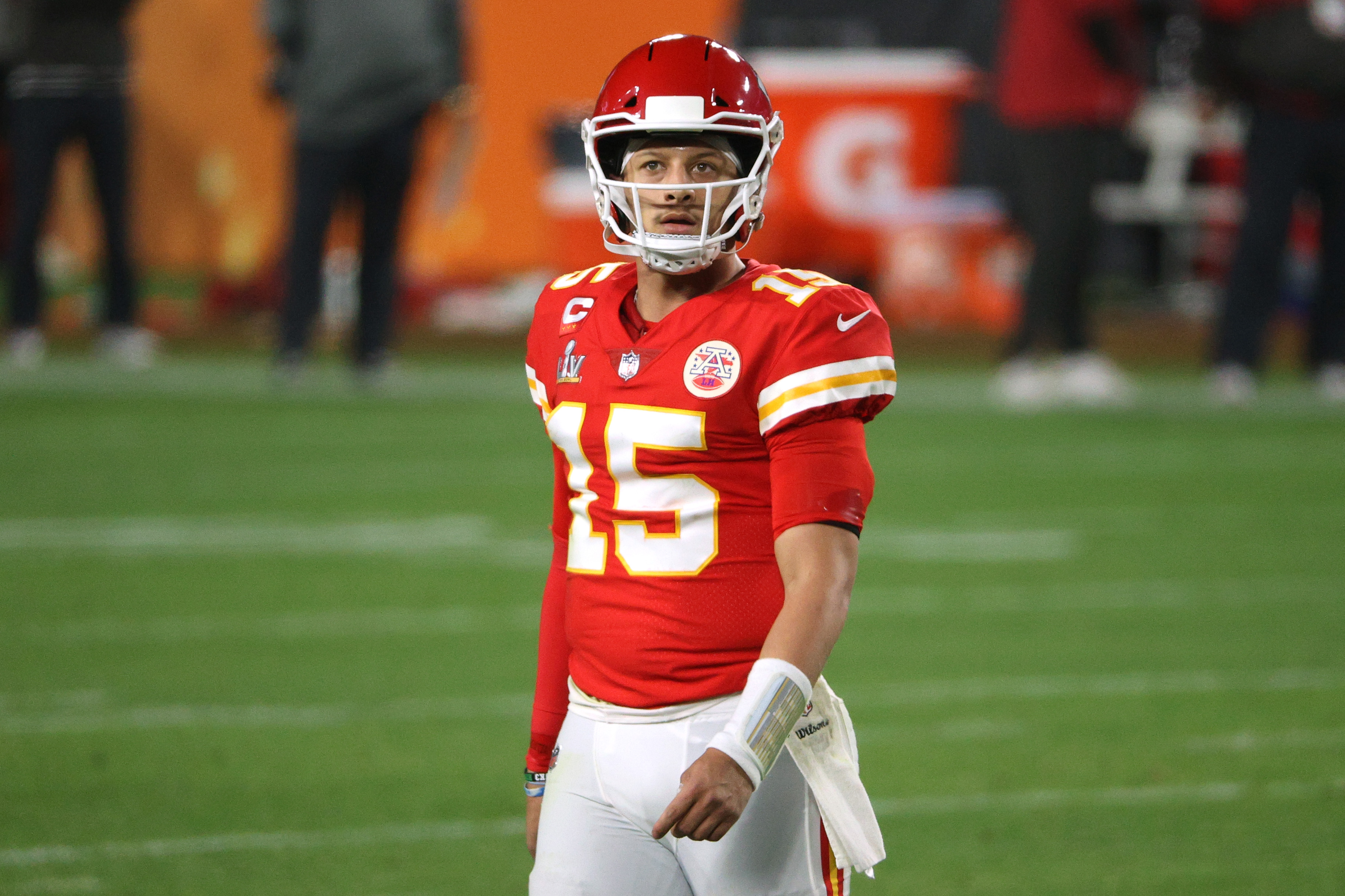 Chiefs News: Patrick Mahomes calls for microchips to be installed in  footballs - Arrowhead Pride