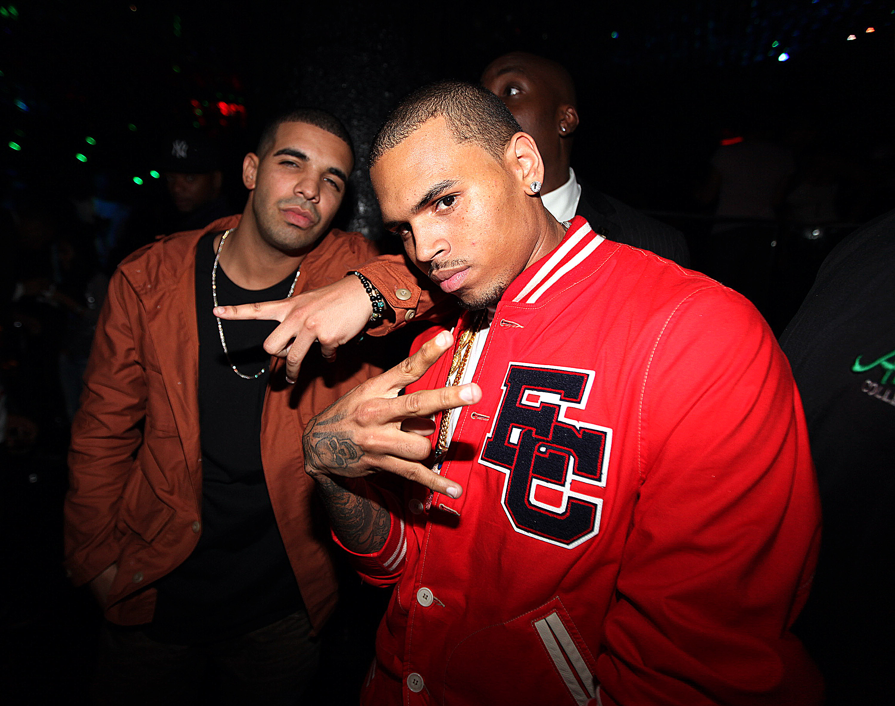Drake & Chris Brown’s “No Guidance” Spawns Petty Drake Meme