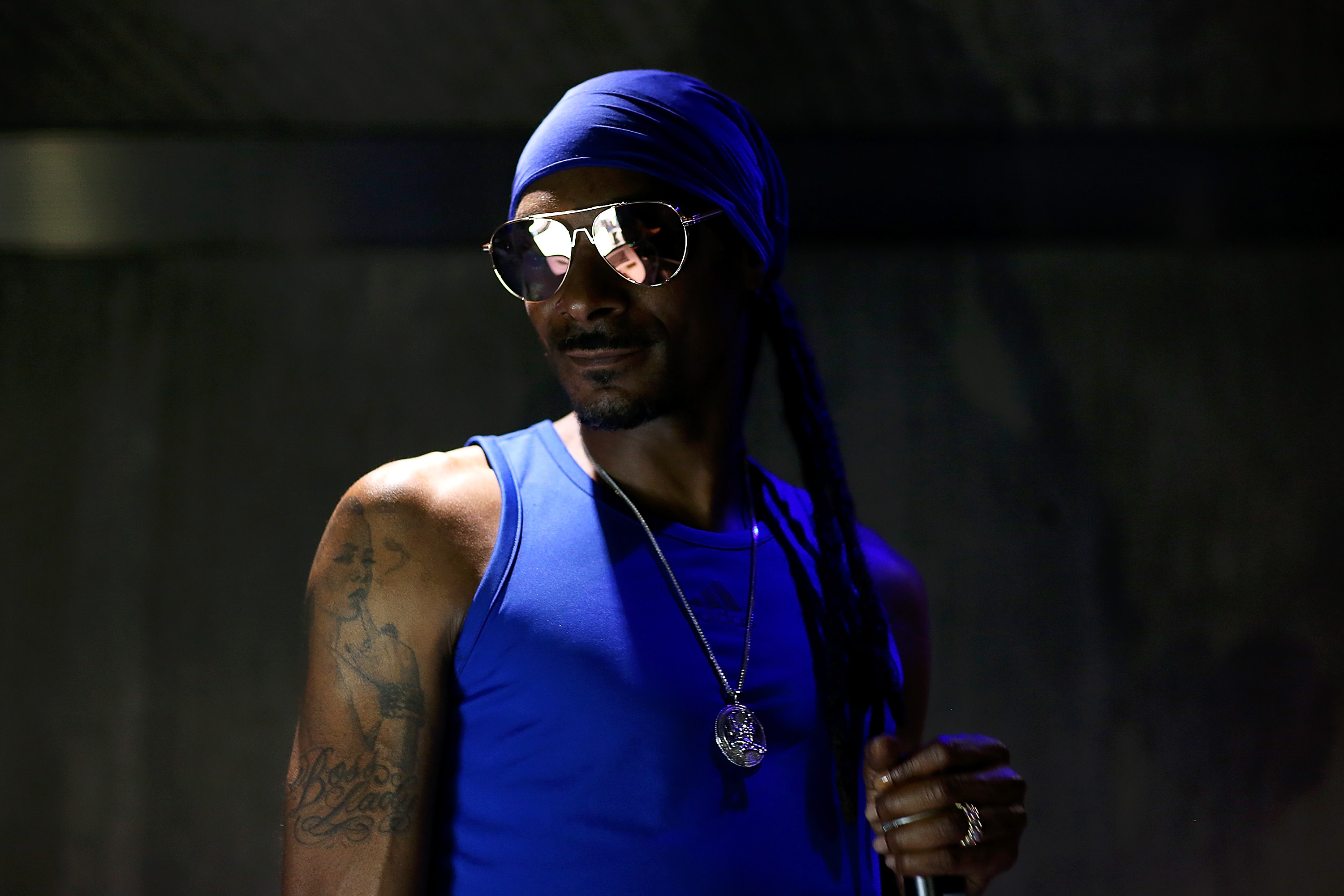 Snoop Dogg Sparks Up A Blunt At The White House