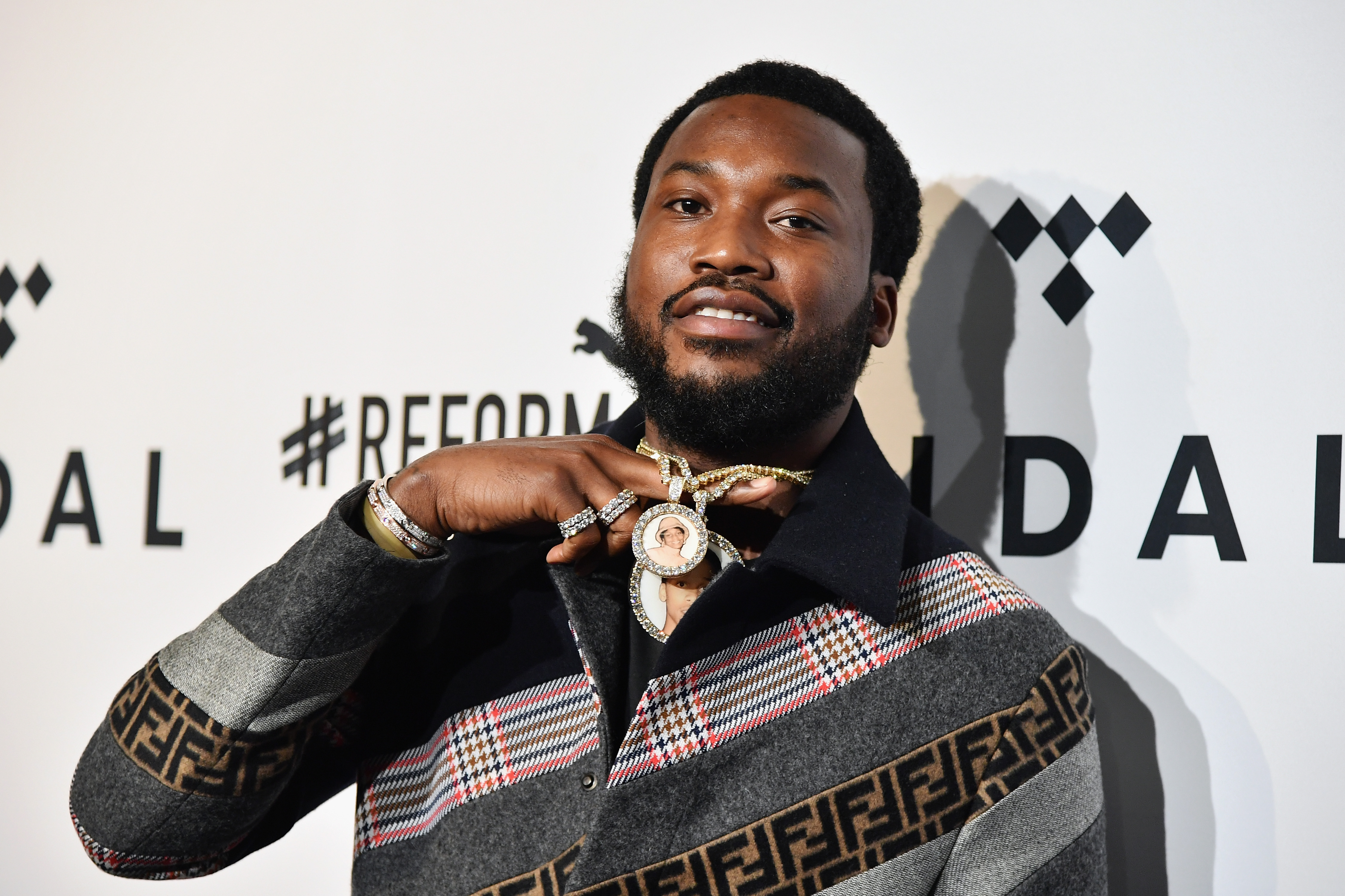 Twitter is giving it to Meek Mill - According 2 Hip-Hop