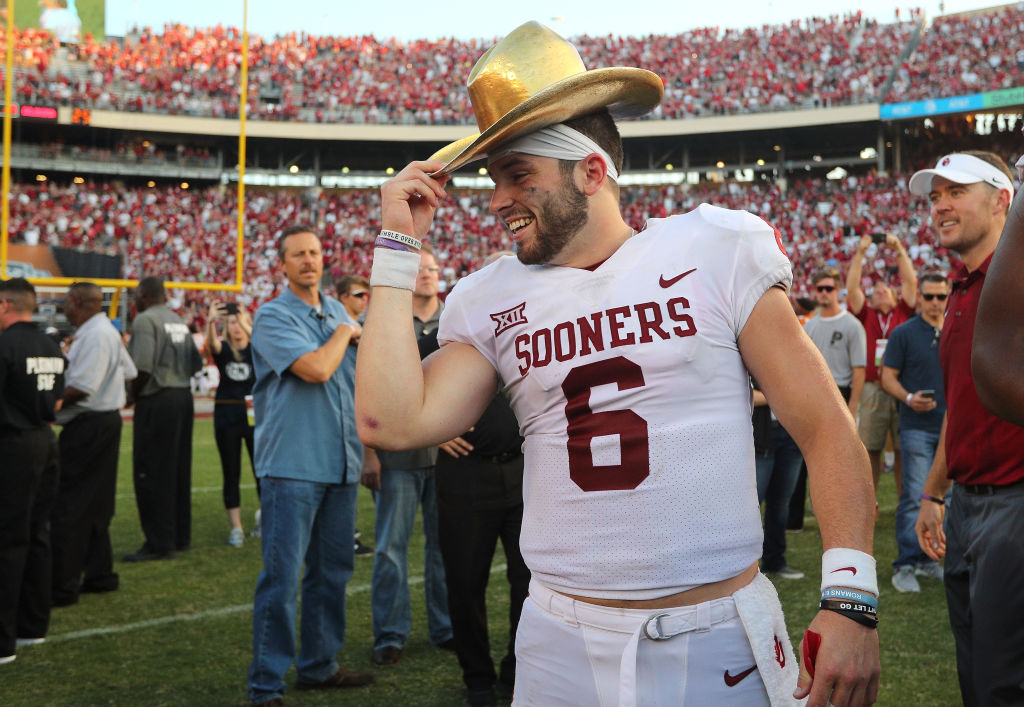 Baker Mayfield recreates Brett Favre's iconic NFL draft photo - The  Washington Post