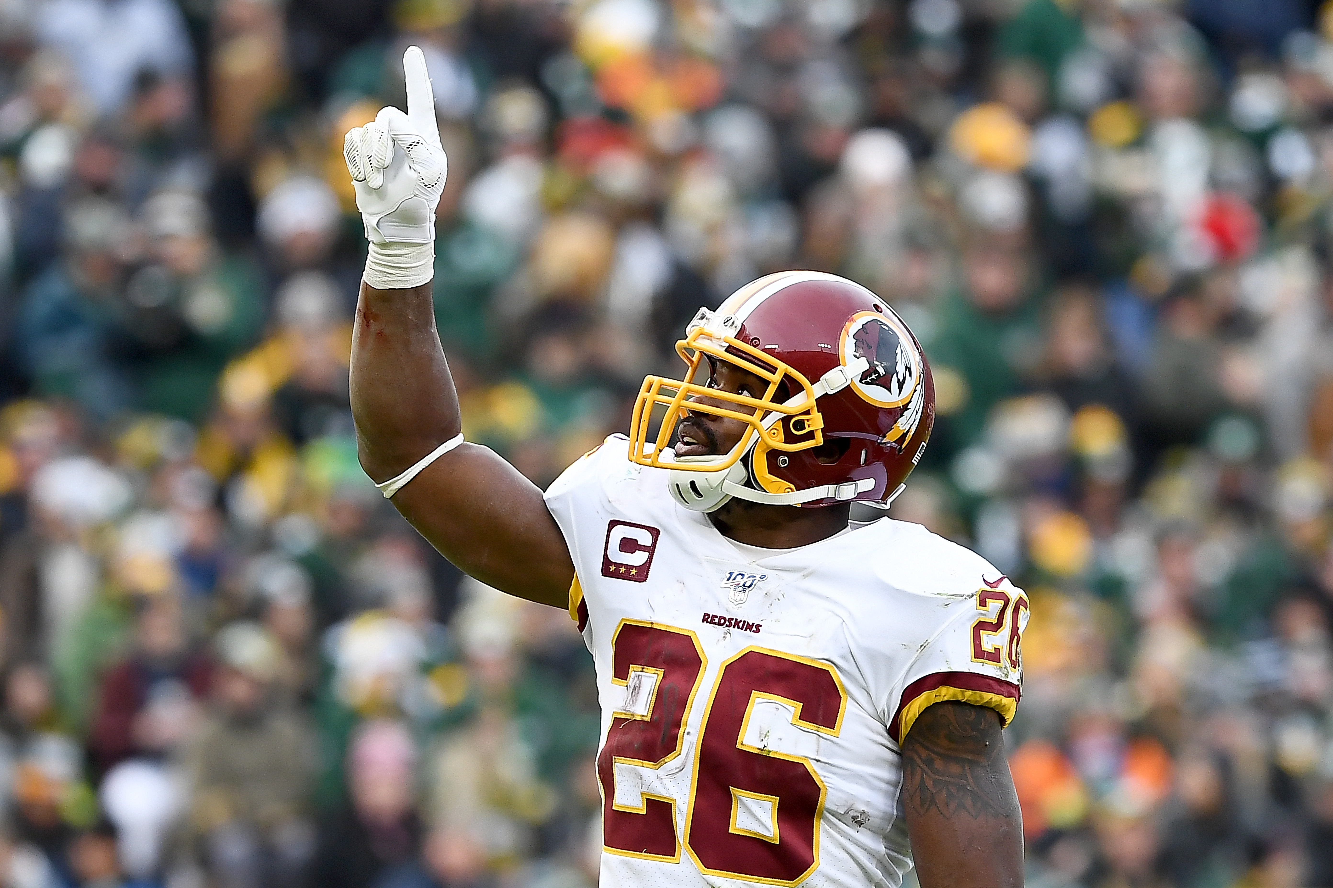 WATCH: Le'Veon Bell Knocks Out Adrian Peterson