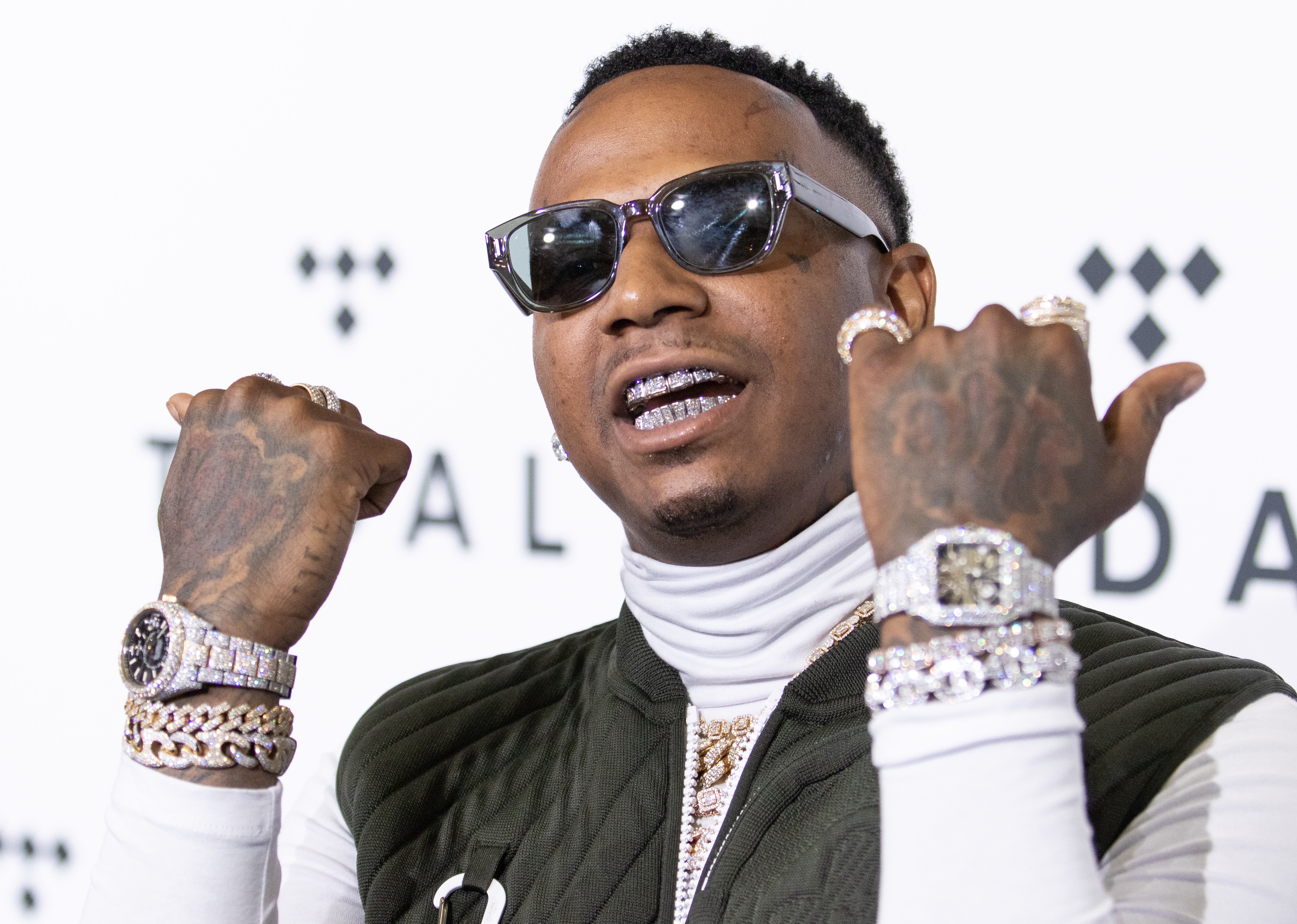 MoneyBagg Yo spent more than $22,000 on 25 items during the shopping period  - UAE Times