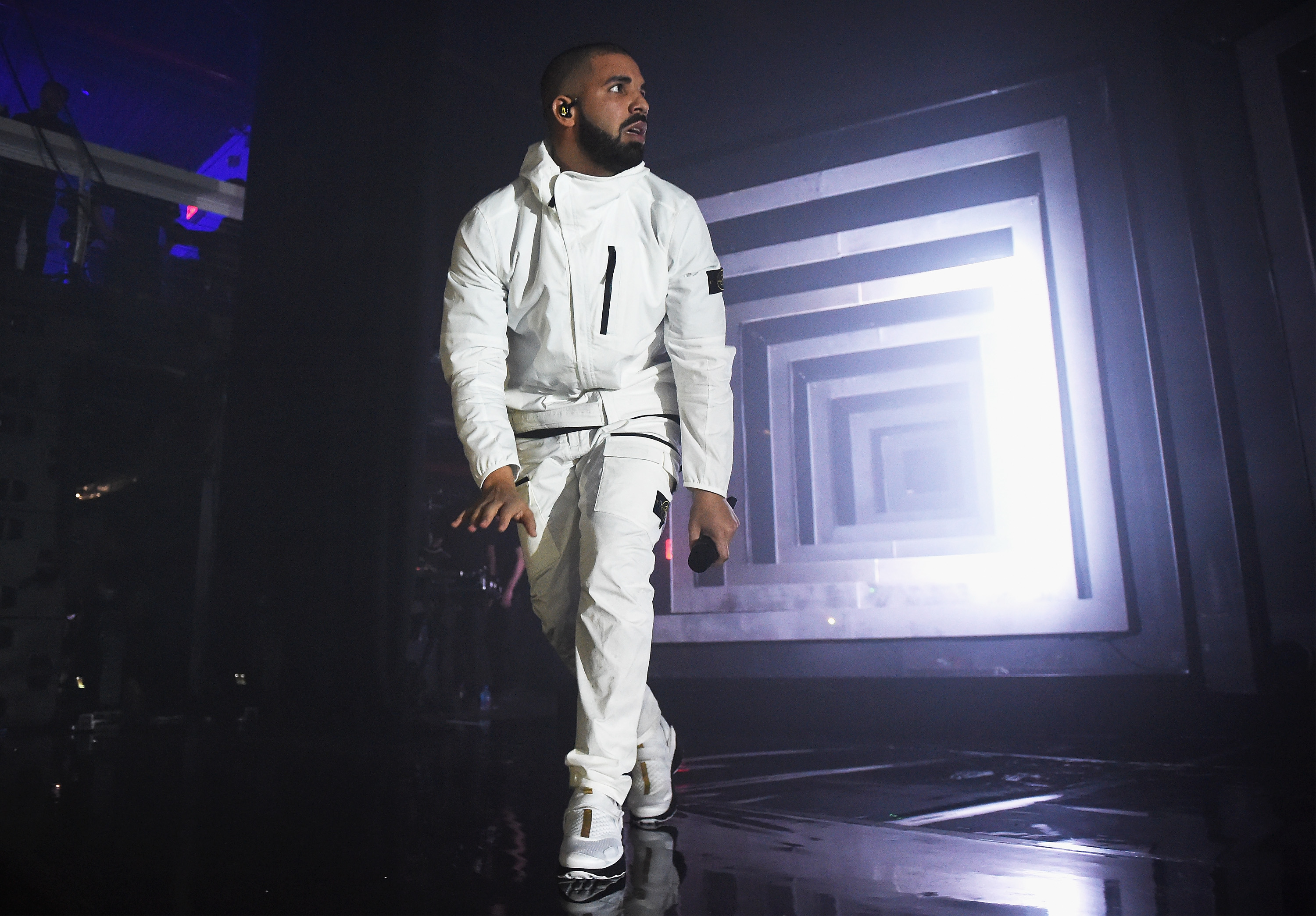 Does Drake Put Nike Over Adidas On Travis Scott's Sicko Mode?