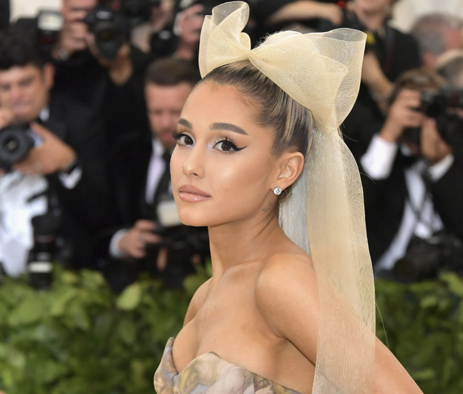 Ariana Grandes Stalker Breaks Into Her Home Report