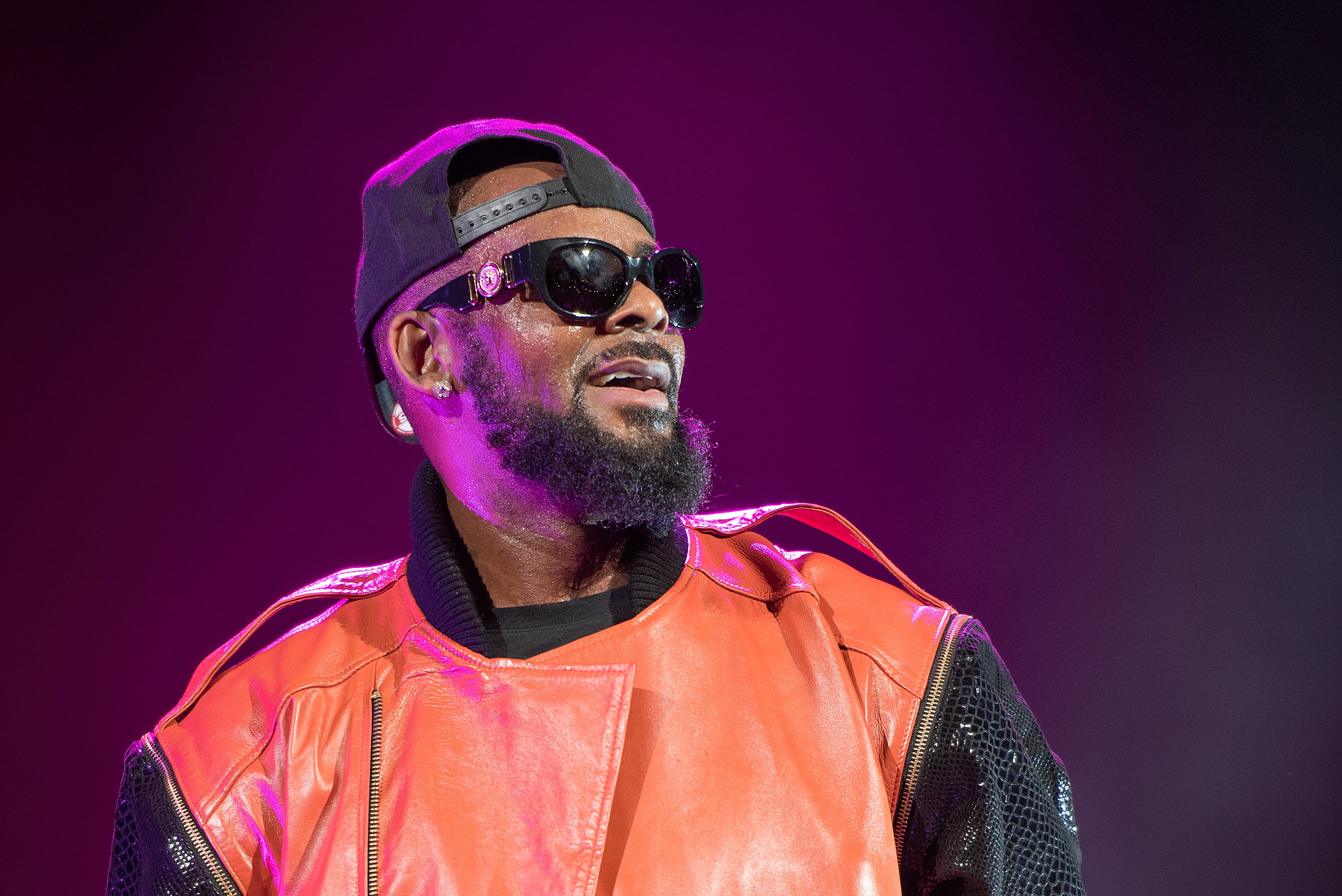 R Kelly S Alleged Captive Speaks Out “im No Hostage”