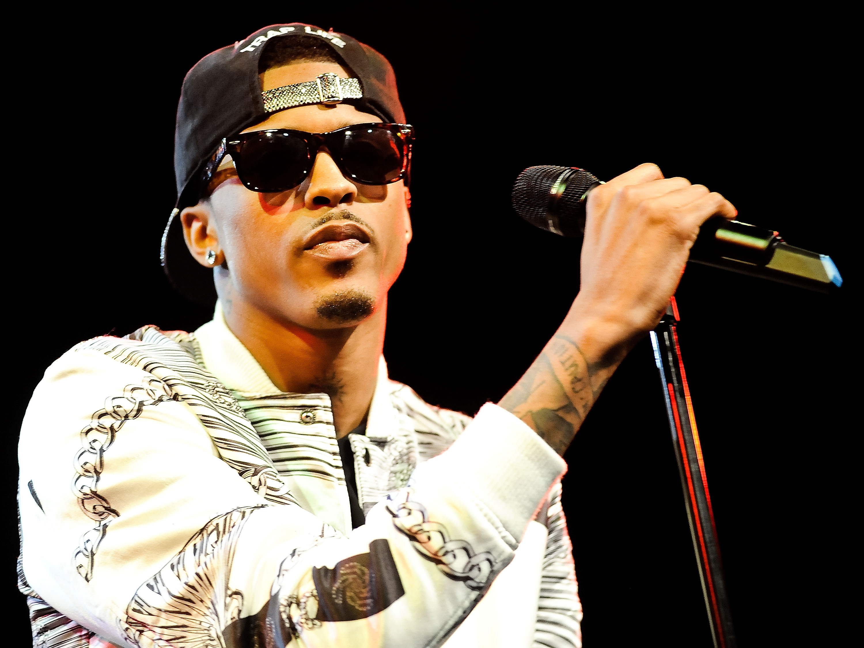 August Alsina Gets Into Fight Backstage At Anti-Violence Concert ...