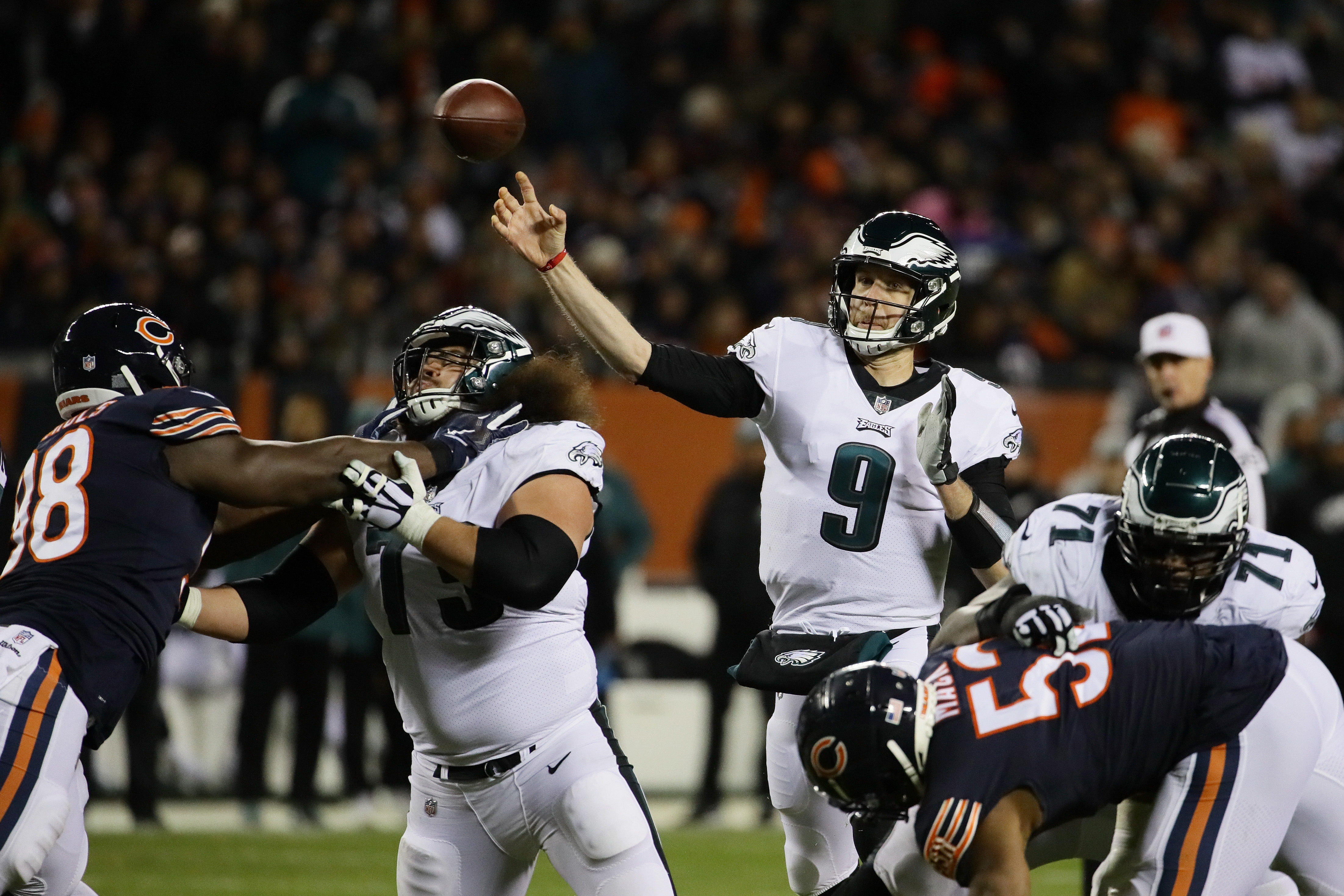 Report: Eagles give Nick Foles $1 million bonus despite missing goal