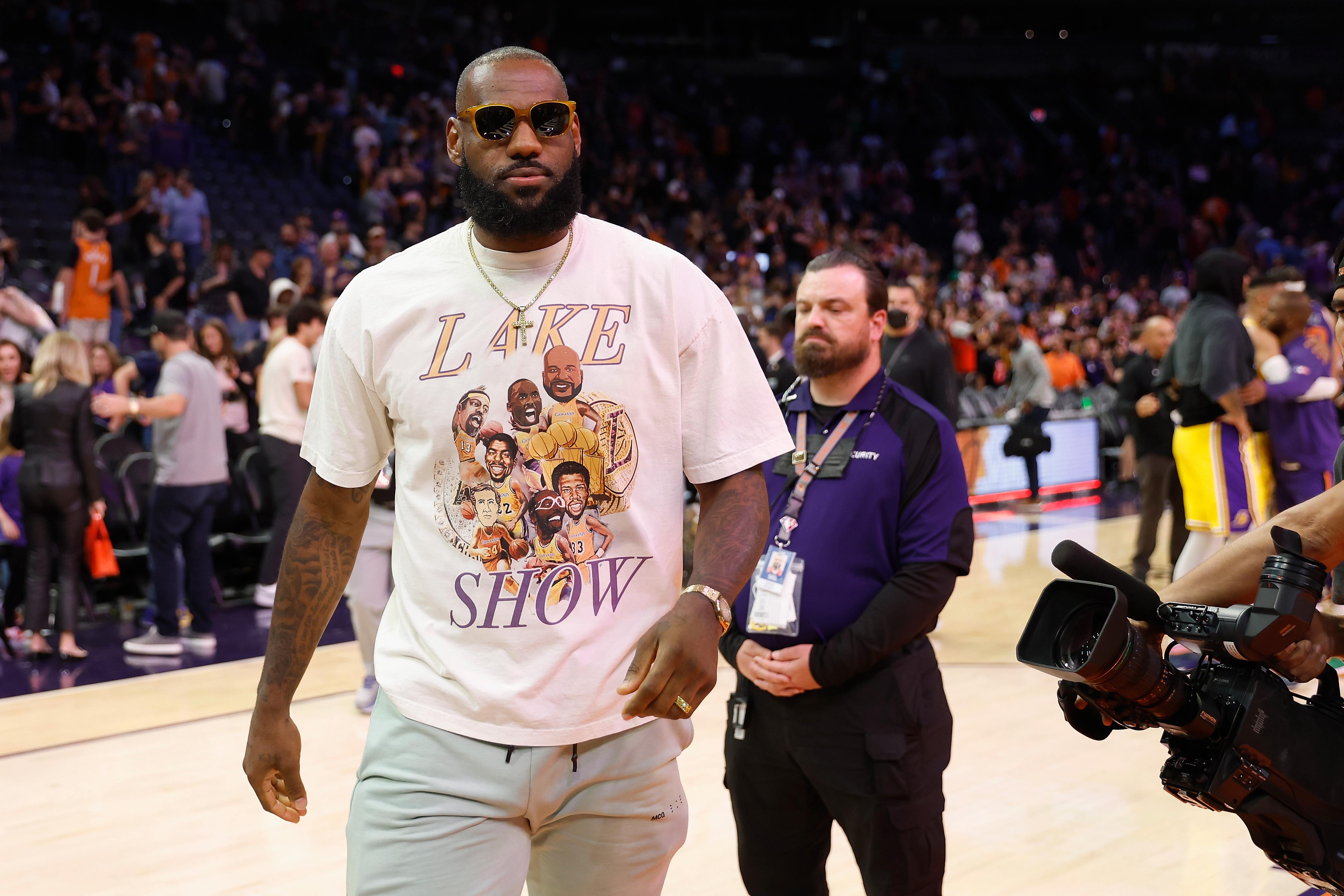 LeBron James Gets In Offseason Workout While On A Yacht In Italy