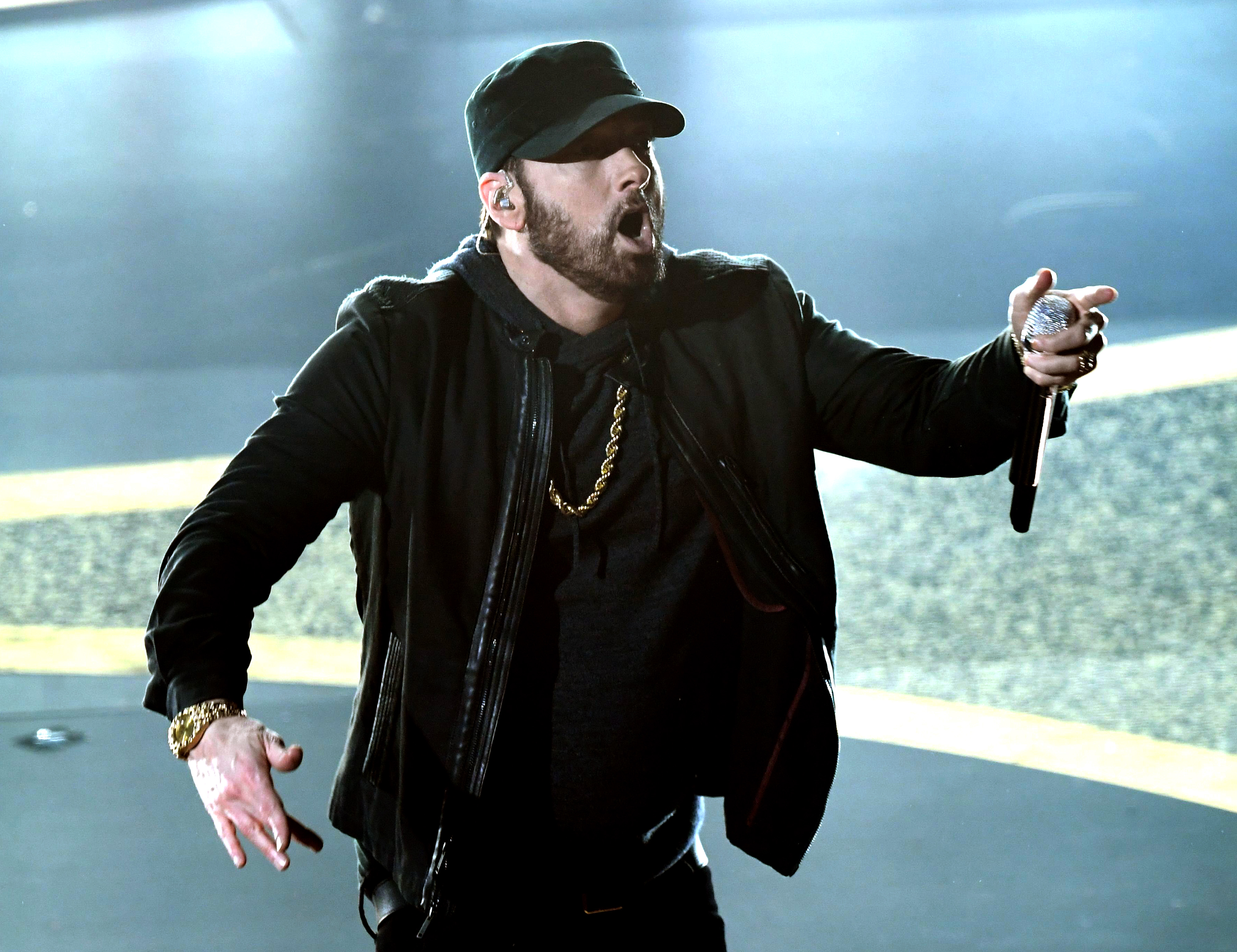 Eminem: 'Rap God' & 'Berzerk' at MTV EMA 2013 (Video): Photo