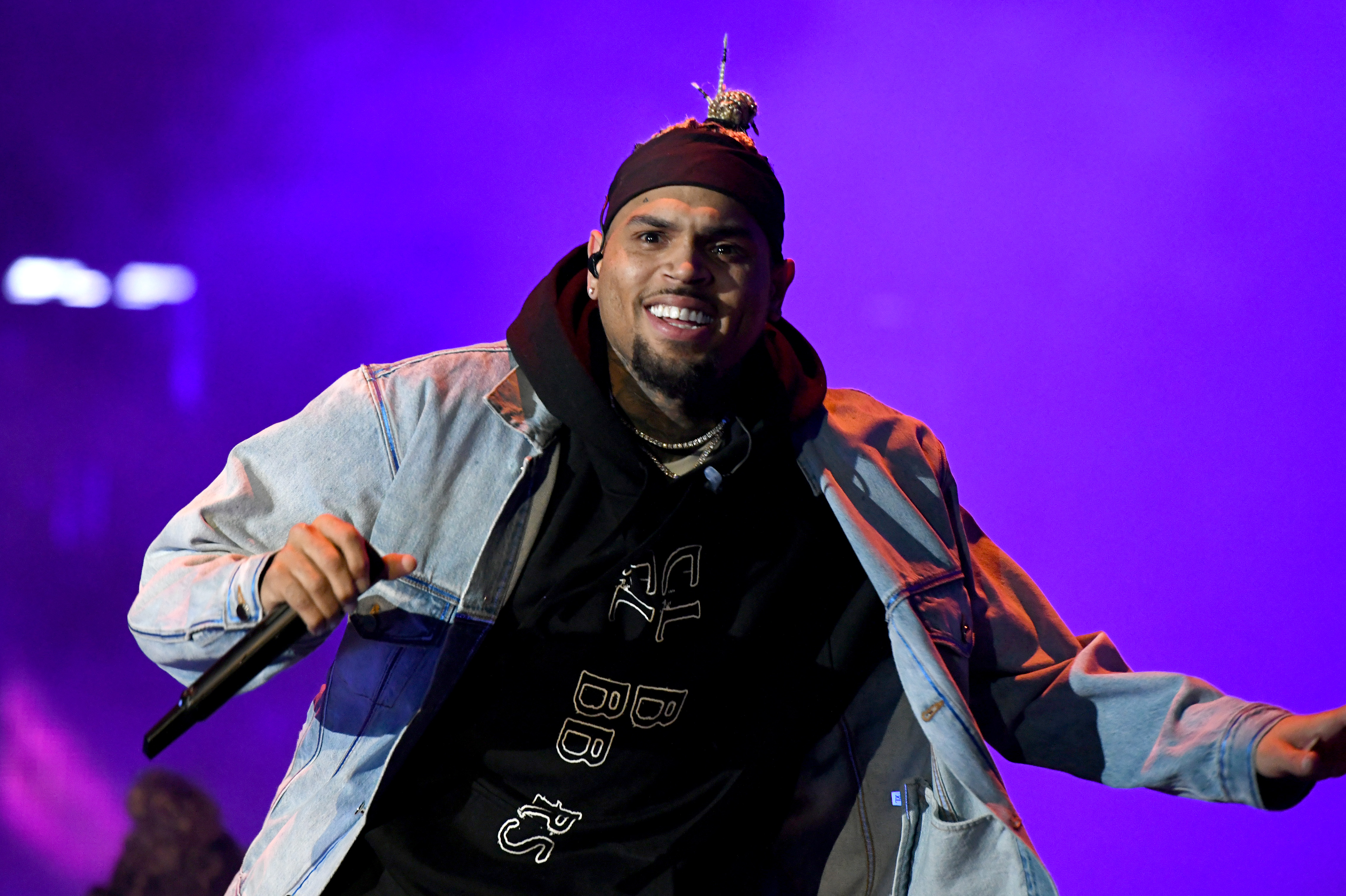 Chris Brown Celebrates “Indigo” Passing 1 Billion Streams