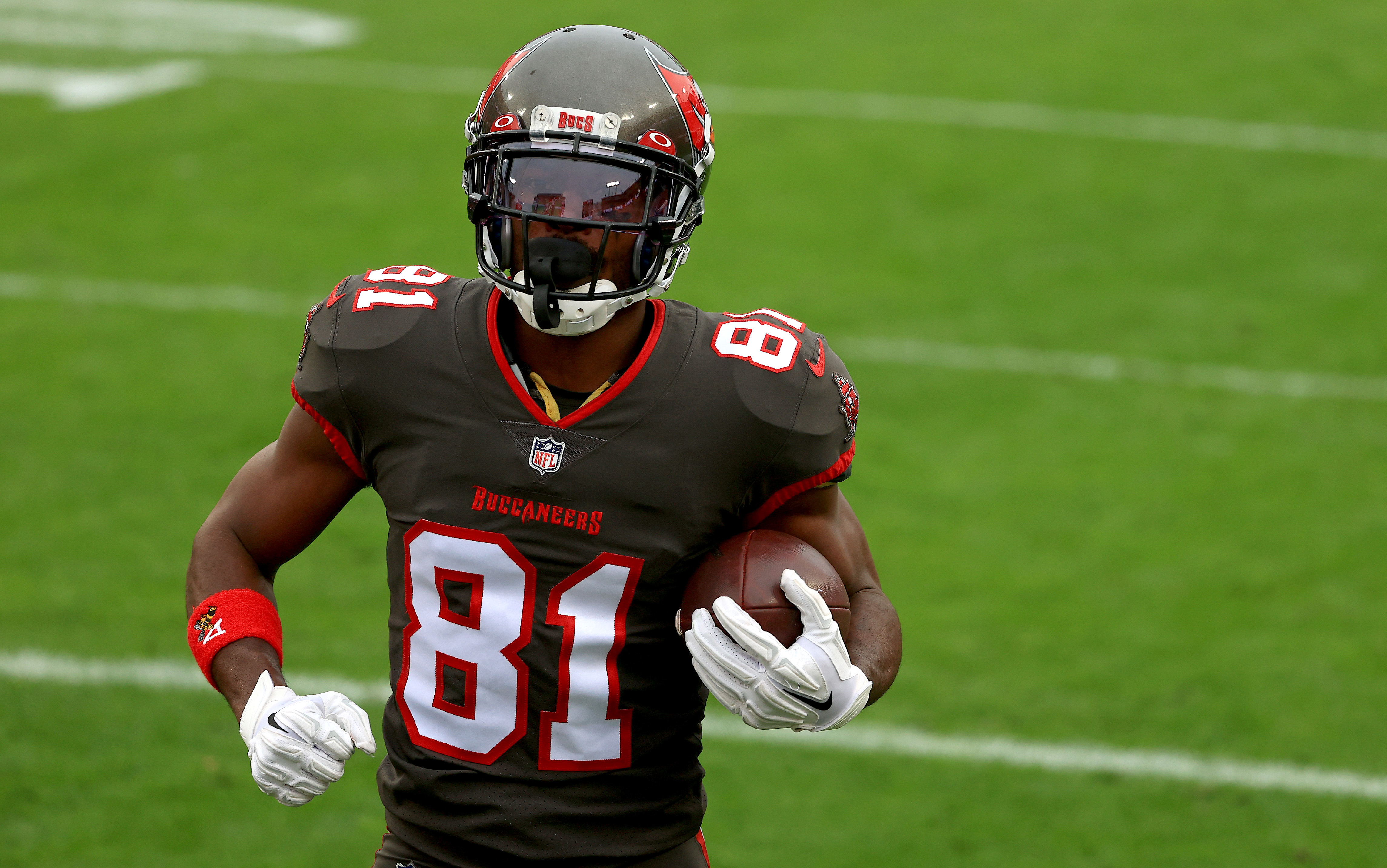 Antonio Brown, Bucs offense getting hot at perfect time