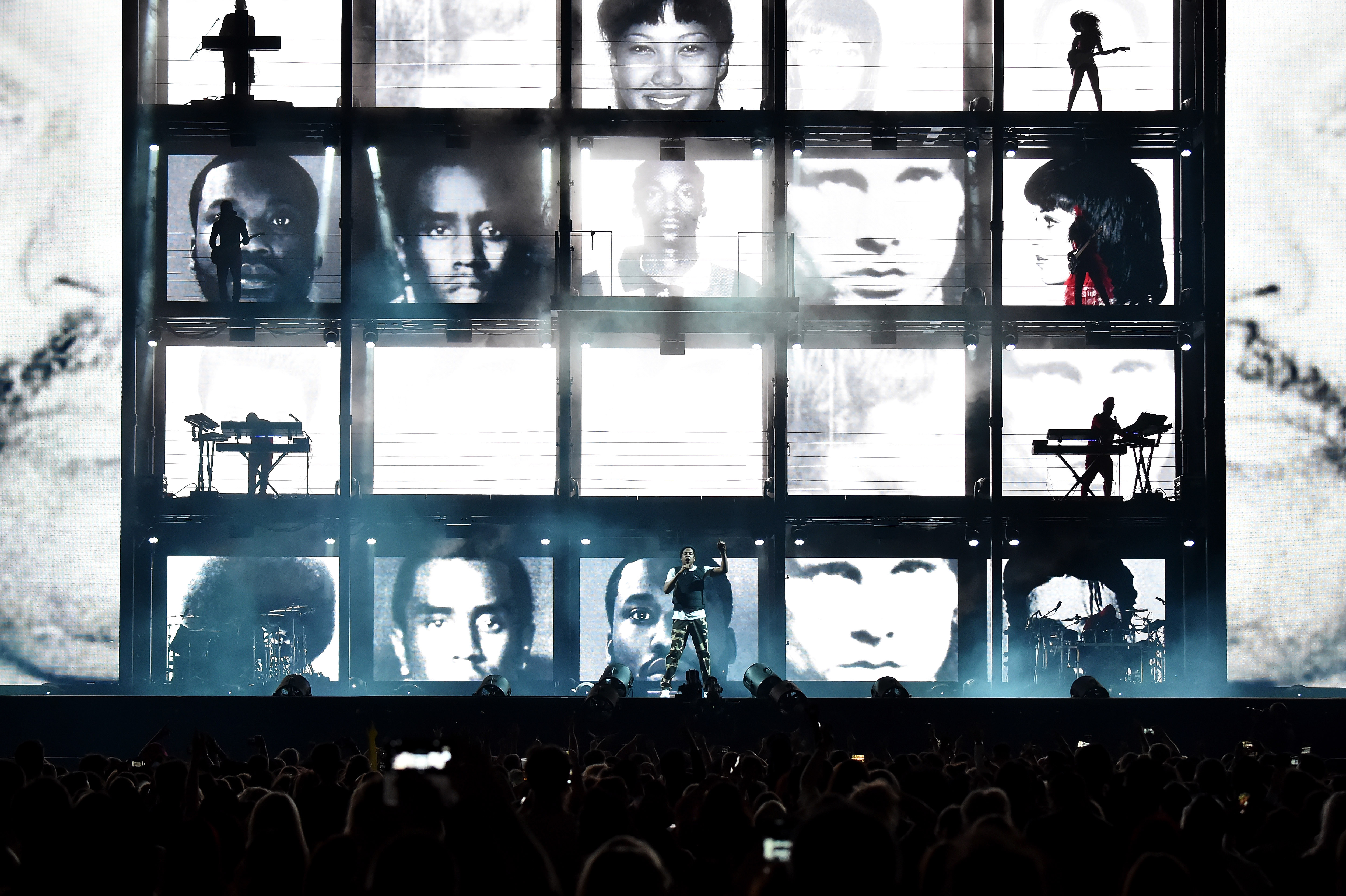 Jay-Z Uses Mugshots of Nicki Minaj, Meek Mill, 50 Cent & More During “OTR II” Tour